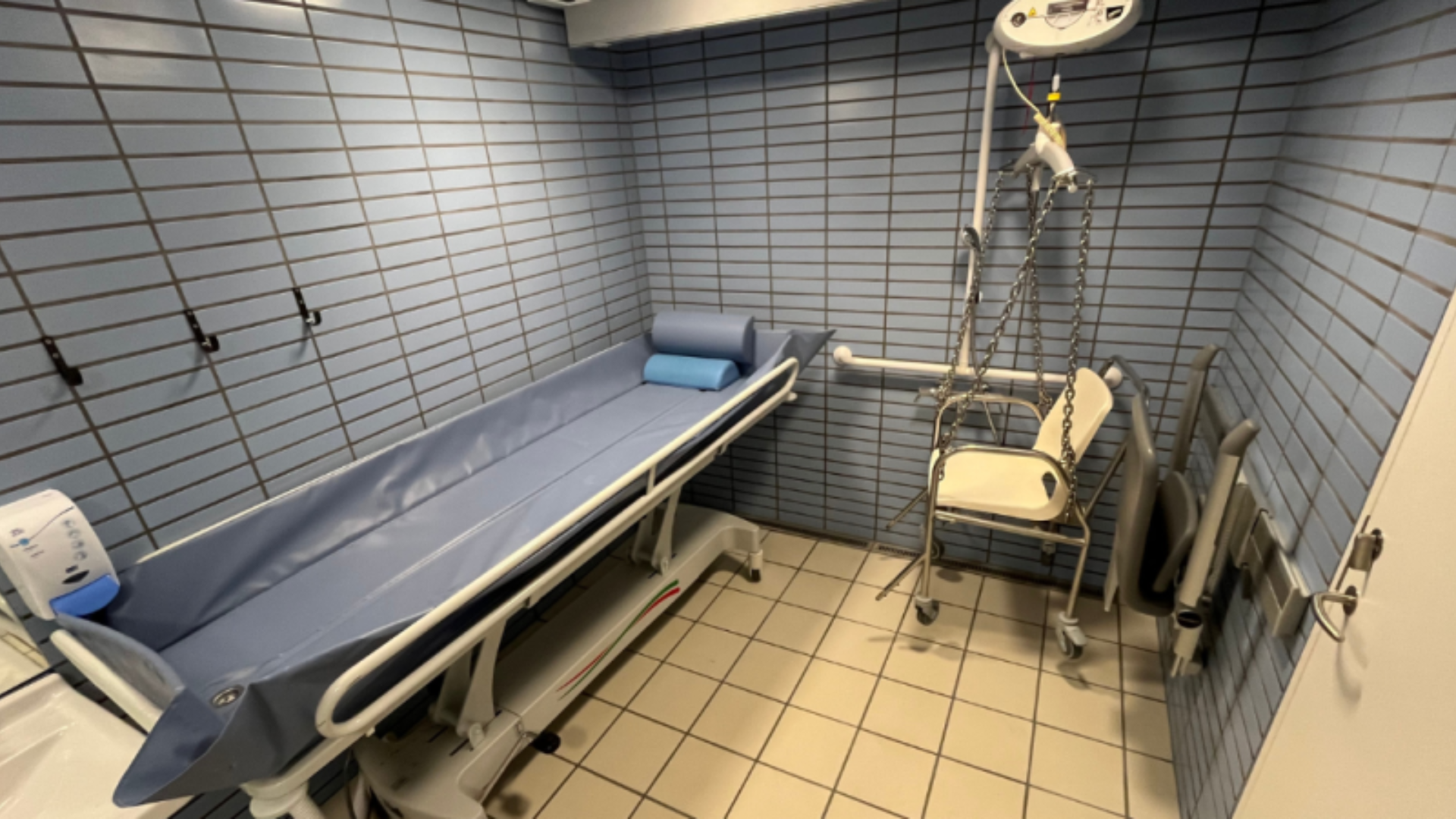 Handicapomklædning i Fredericia Svømmehal